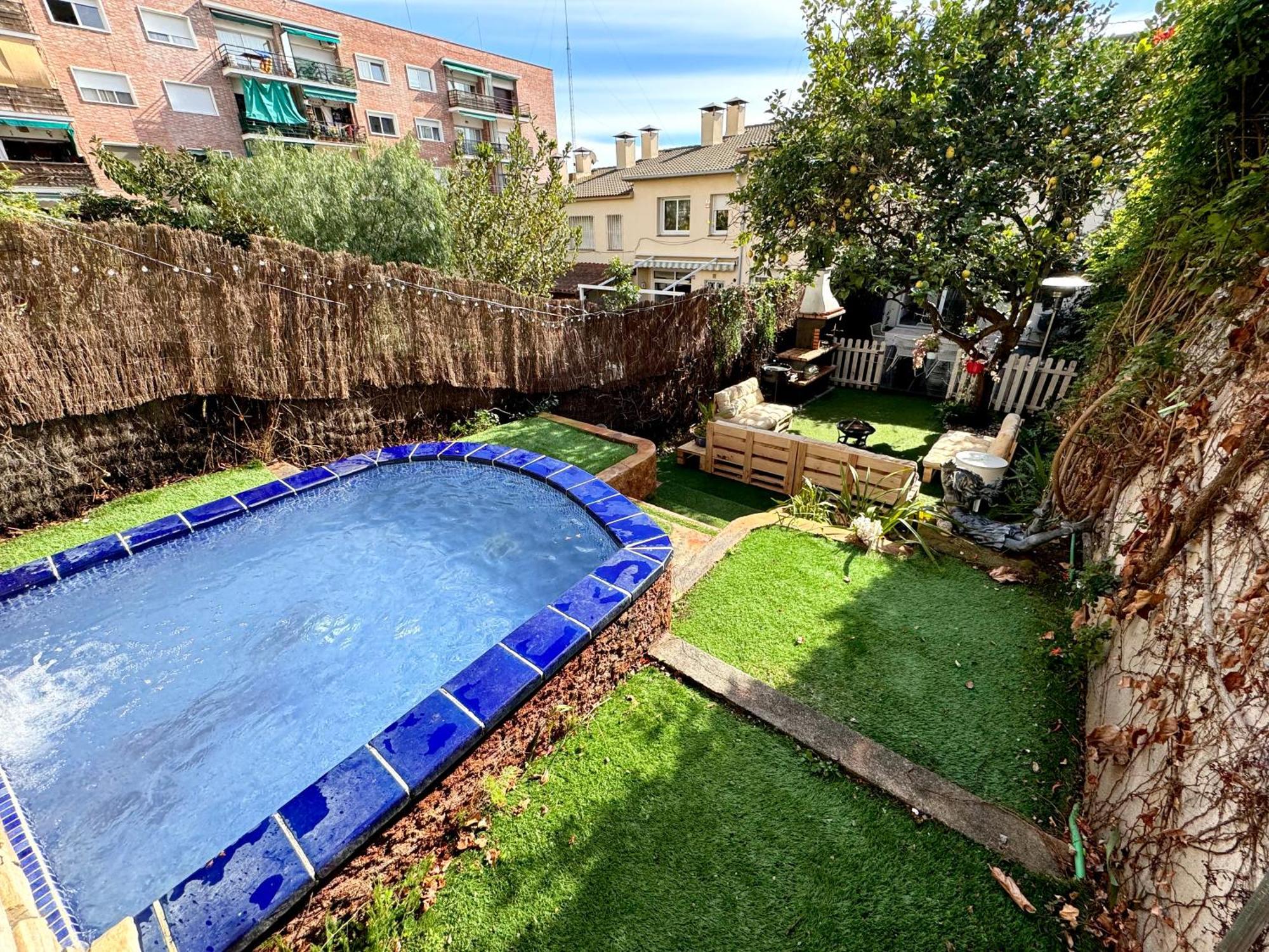 Casa En Junto A Playa Y Tren